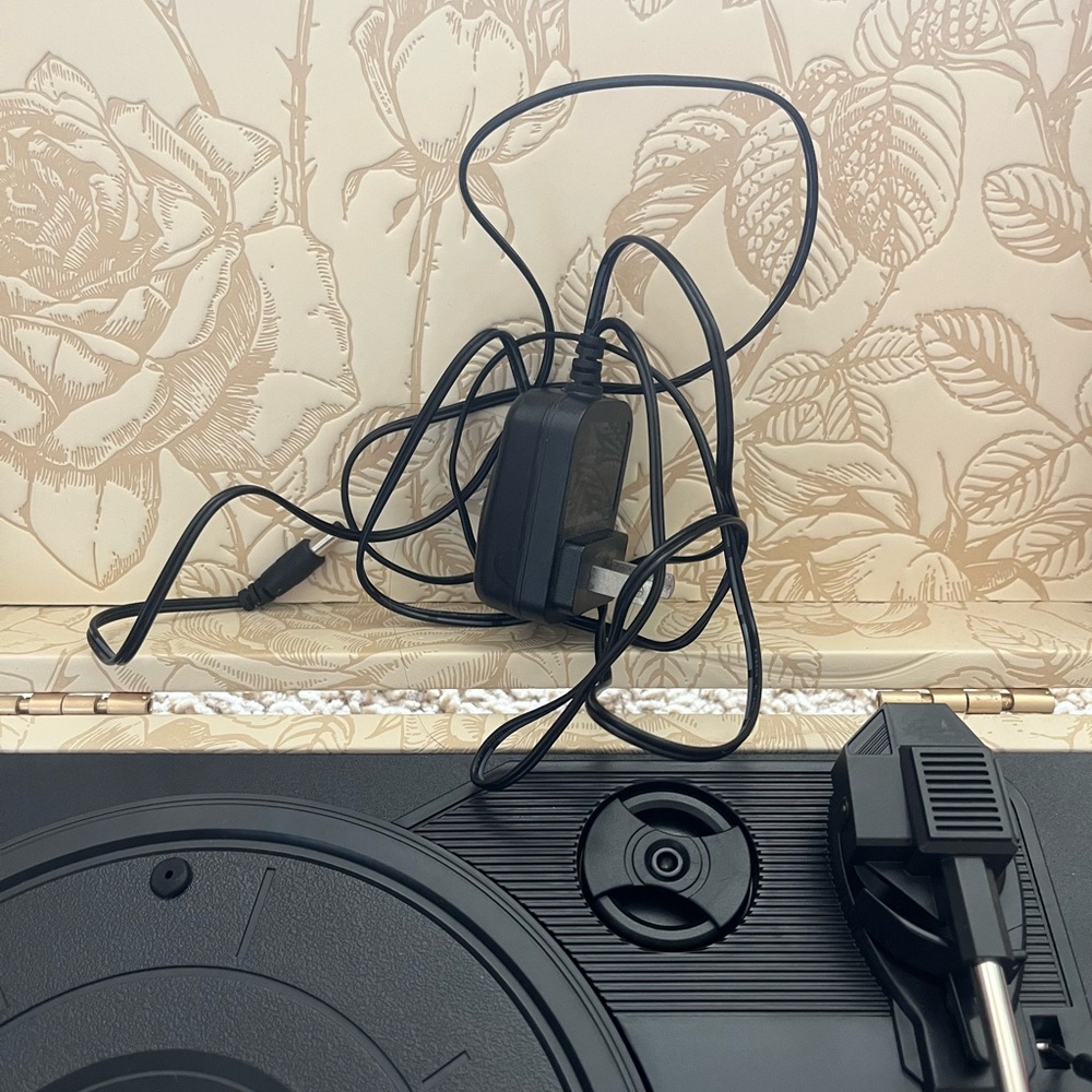 Floral Cream & Gold Crosley Record Player - Picture 3 of 6